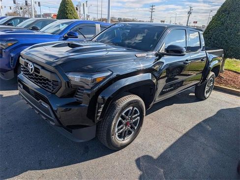 Used 2025 Toyota Tacoma TRD Sport image 4