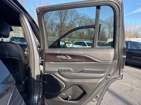 Certified 2022 Jeep Grand Cherokee Altitude image 31