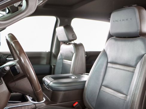 Used 2022 GMC Sierra 3500 Denali image 26
