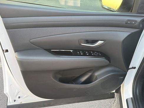 Used 2025 Hyundai Tucson Limited FWD image 17