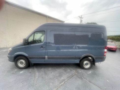 Used 2018 Mercedes-Benz Sprinter 2500 image 3