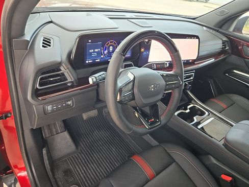 Certified 2025 Chevrolet Traverse RS w/ LPO, Floor Liner Package AWD/4WD image 8