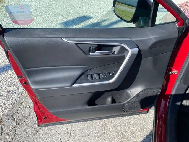 Certified 2025 Toyota RAV4 XLE AWD/4WD image 15