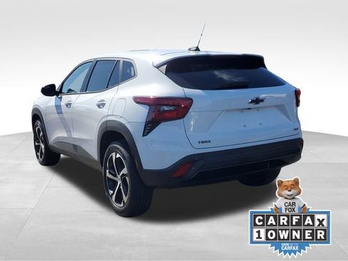 Certified 2024 Chevrolet Trax RS image 3