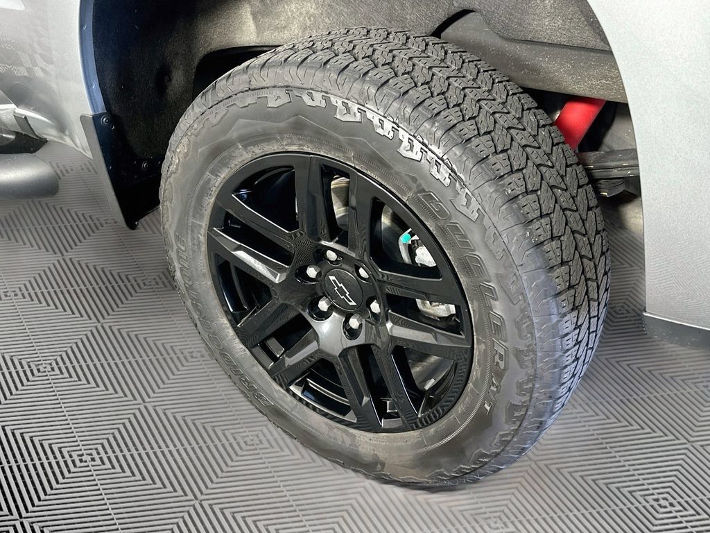 Used 2024 Chevrolet Silverado 1500 LT Trail Boss AWD/4WD image 38