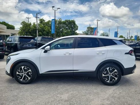 Used 2024 Kia Sportage EX FWD image 2