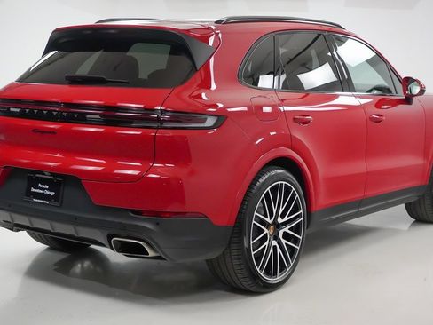 Certified 2025 Porsche Cayenne image 10