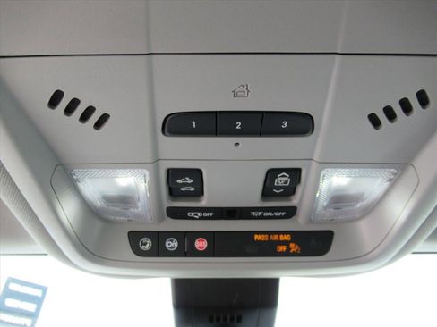 Used 2023 GMC Terrain SLT w/ Elevation Edition image 29