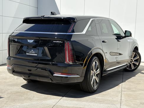 Certified 2025 Cadillac Escalade IQ Luxury 2 w/ LPO, Premium Carpet Package AWD/4WD image 7