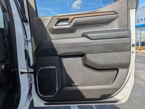 Used 2024 Chevrolet Silverado 1500 LT image 18