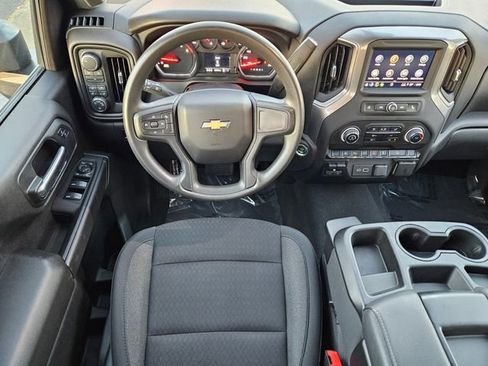 Used 2024 Chevrolet Silverado 2500 Custom w/ Custom Value Package image 15