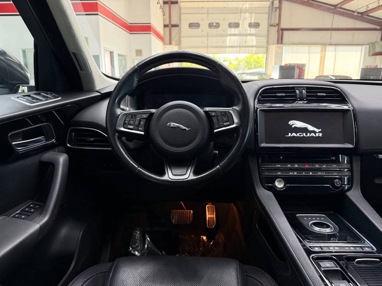Used 2019 Jaguar F-PACE Prestige AWD/4WD image 21