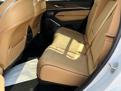 New 2024 Jeep Grand Cherokee Summit w/ Luxury Tech Group V AWD/4WD image 14