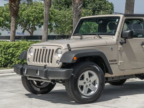 Used 2016 Jeep Wrangler Sport w/ Quick Order Package 24S AWD/4WD image 2