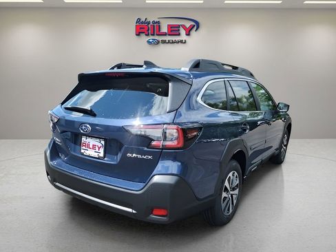 Used 2025 Subaru Outback Premium image 5