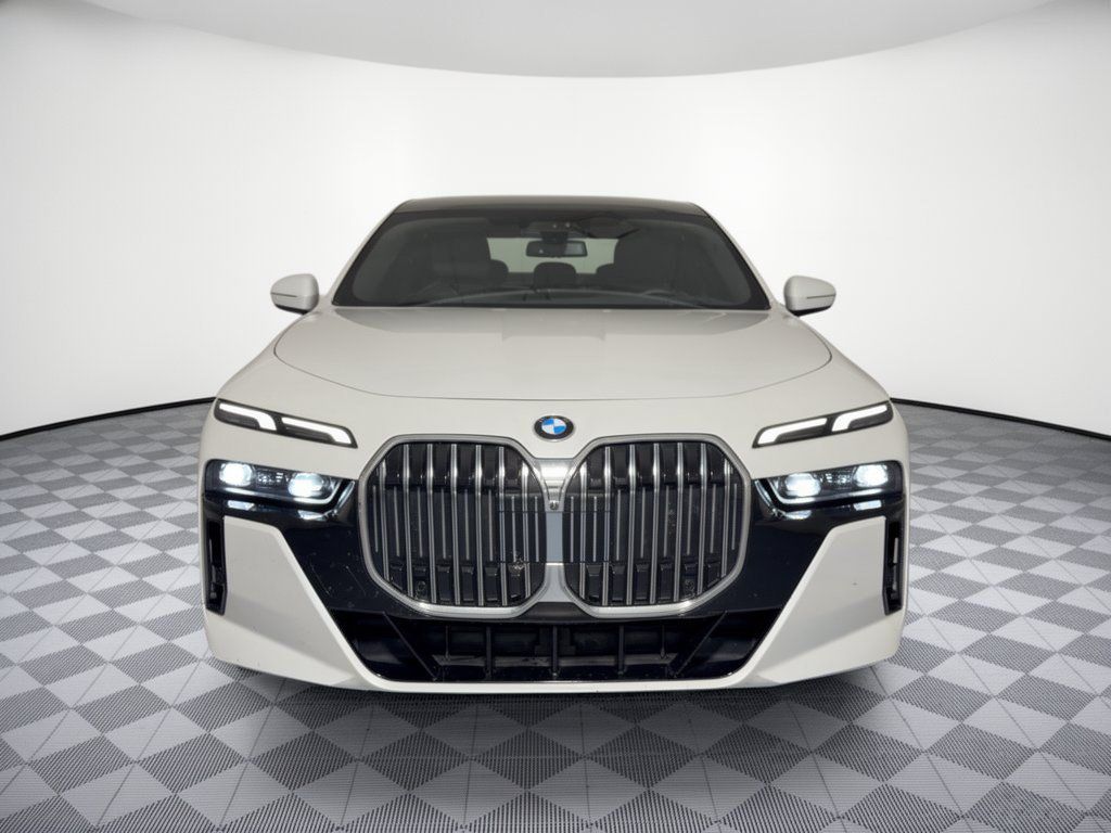 Certified 2023 BMW 760i xDrive AWD/4WD image 6