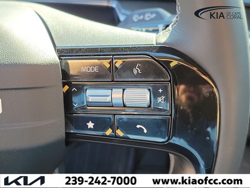 New 2026 Kia Sorento LX FWD image 26