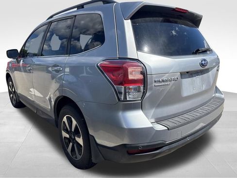 Used 2018 Subaru Forester 2.5i Limited AWD/4WD image 9