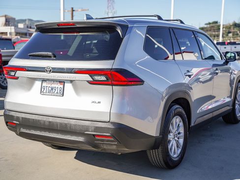 Certified 2025 Toyota Grand Highlander FWD image 11