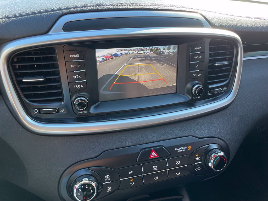 Used 2019 Kia Sorento FWD image 17