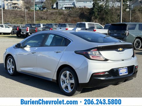 Used 2017 Chevrolet Volt LT image 3