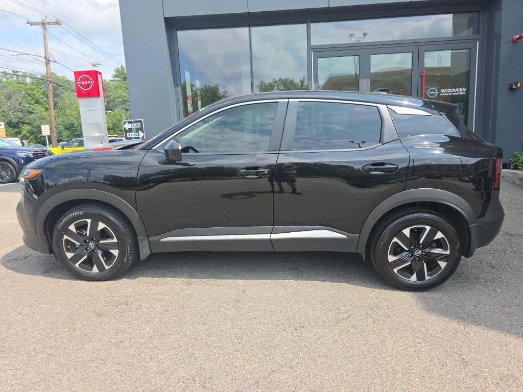 Certified 2025 Nissan Kicks SV AWD/4WD image 3