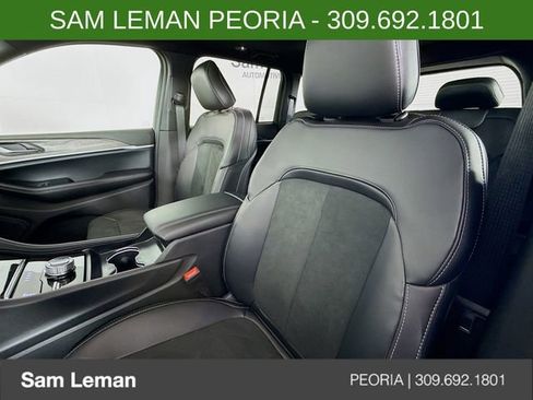 New 2026 Jeep Grand Cherokee Altitude image 21