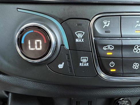 Used 2023 Chevrolet Traverse LT AWD/4WD image 24