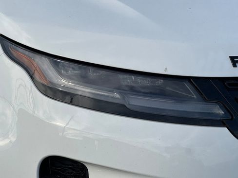 Used 2024 Land Rover Range Rover Evoque Dynamic SE image 10