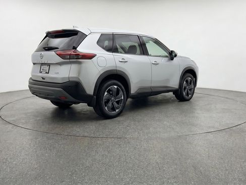 Used 2025 Nissan Rogue SV AWD/4WD image 9