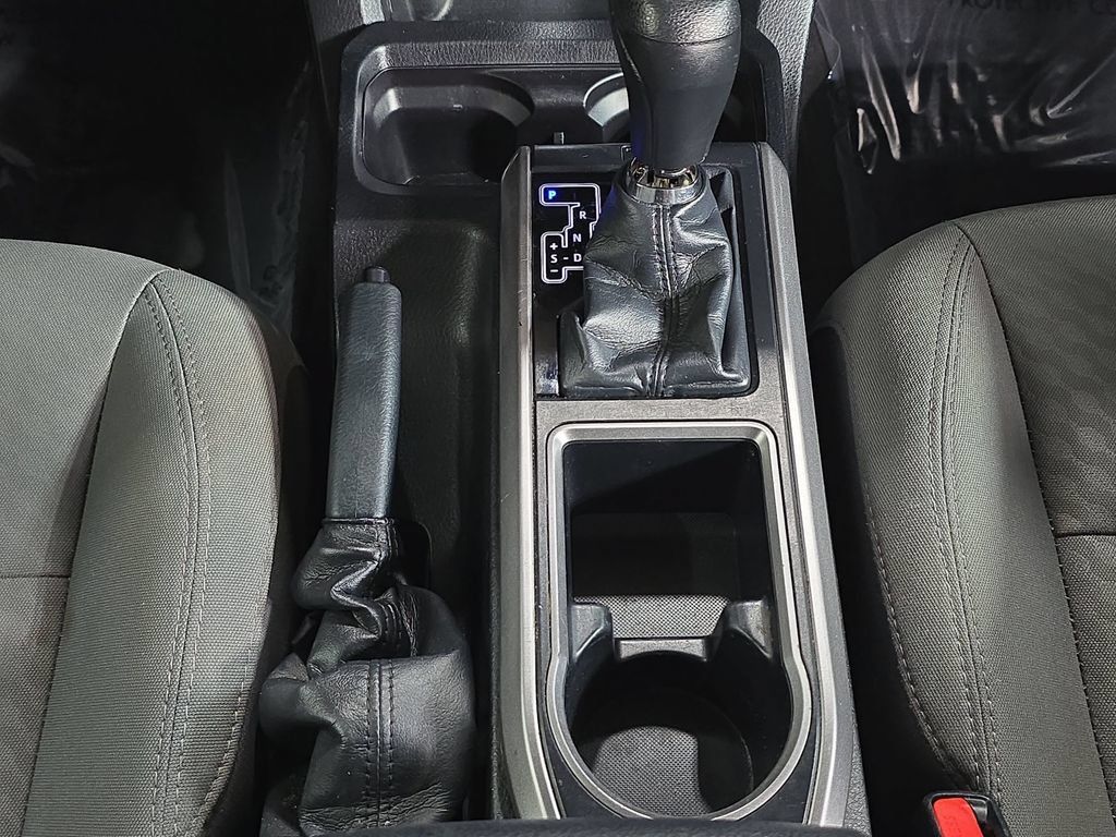Used 2021 Toyota Tacoma SR5 RWD image 20