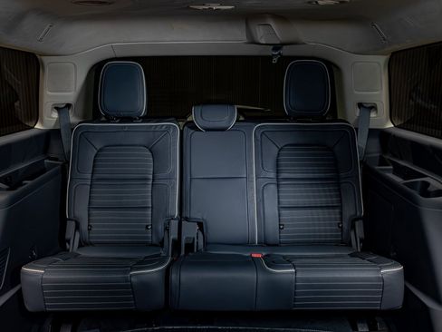 Used 2024 Lincoln Navigator Black Label image 25