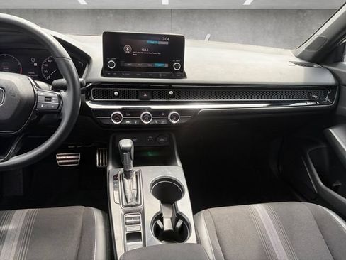 Used 2022 Honda Civic Sport image 4