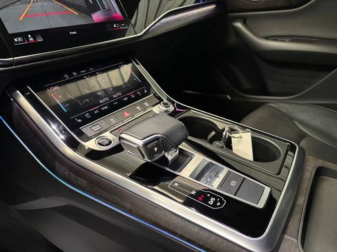 Used 2021 Audi Q8 Premium Plus w/ Premium Plus Package AWD/4WD image 18