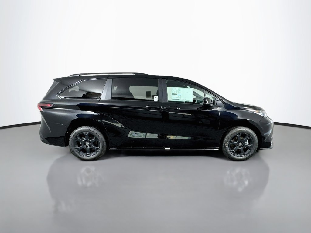 New 2026 Toyota Sienna XLE Woodland Edition AWD/4WD image 9