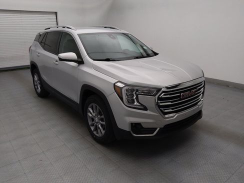 Used 2022 GMC Terrain SLT AWD/4WD image 13