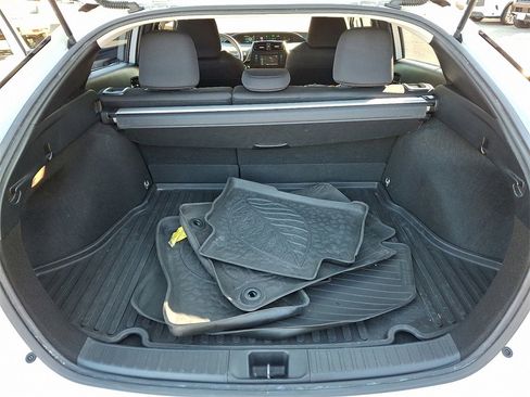 Used 2019 Toyota Prius LE image 28