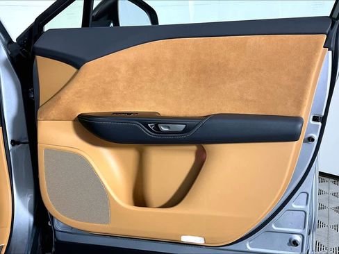 Used 2023 Lexus RZ 450e Premium image 21