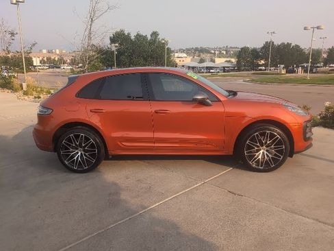 Used 2023 Porsche Macan AWD/4WD image 9