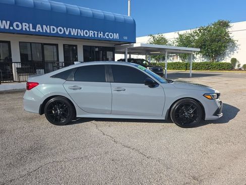 Used 2023 Honda Civic Sport image 3