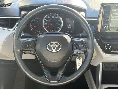 Used 2022 Toyota Corolla Cross L image 15