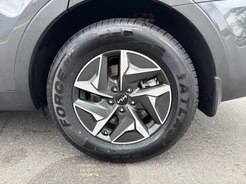 Used 2024 Kia Sorento EX w/ Panoramic Sunroof Package FWD image 14