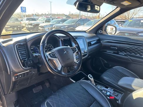 Used 2021 Mitsubishi Outlander GT image 16