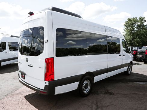 Used 2025 Mercedes-Benz Sprinter 2500 image 6