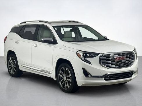 Used 2018 GMC Terrain Denali w/ Comfort Package AWD/4WD image 2