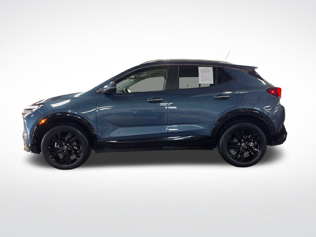 Used 2024 Buick Encore GX Sport Touring AWD/4WD image 2