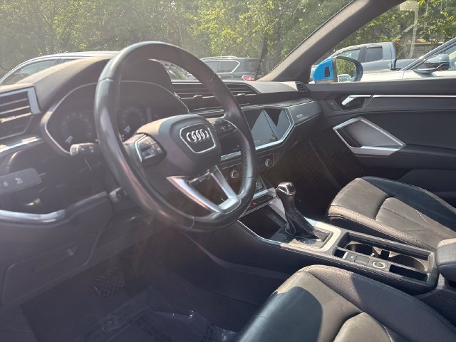 Used 2023 Audi Q3 2.0T Premium AWD/4WD image 9