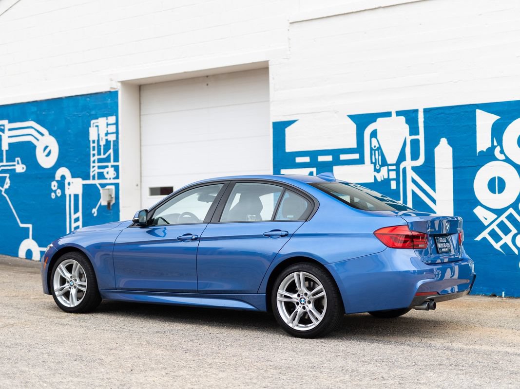 Used 2018 BMW 330i xDrive Sedan w/ M Sport Package AWD/4WD image 11
