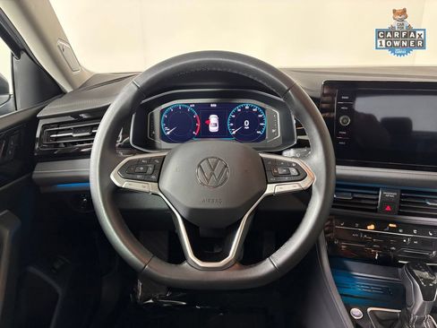 Used 2025 Volkswagen Jetta SEL FWD image 15