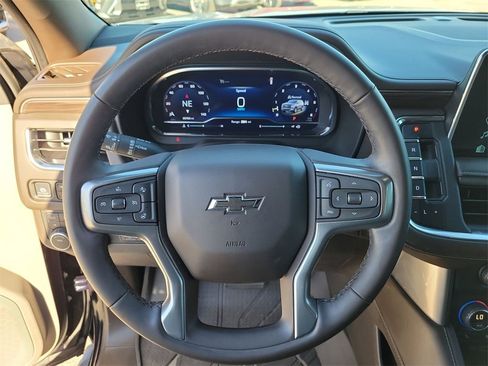 Used 2024 Chevrolet Suburban Z71 w/ Luxury Package image 21